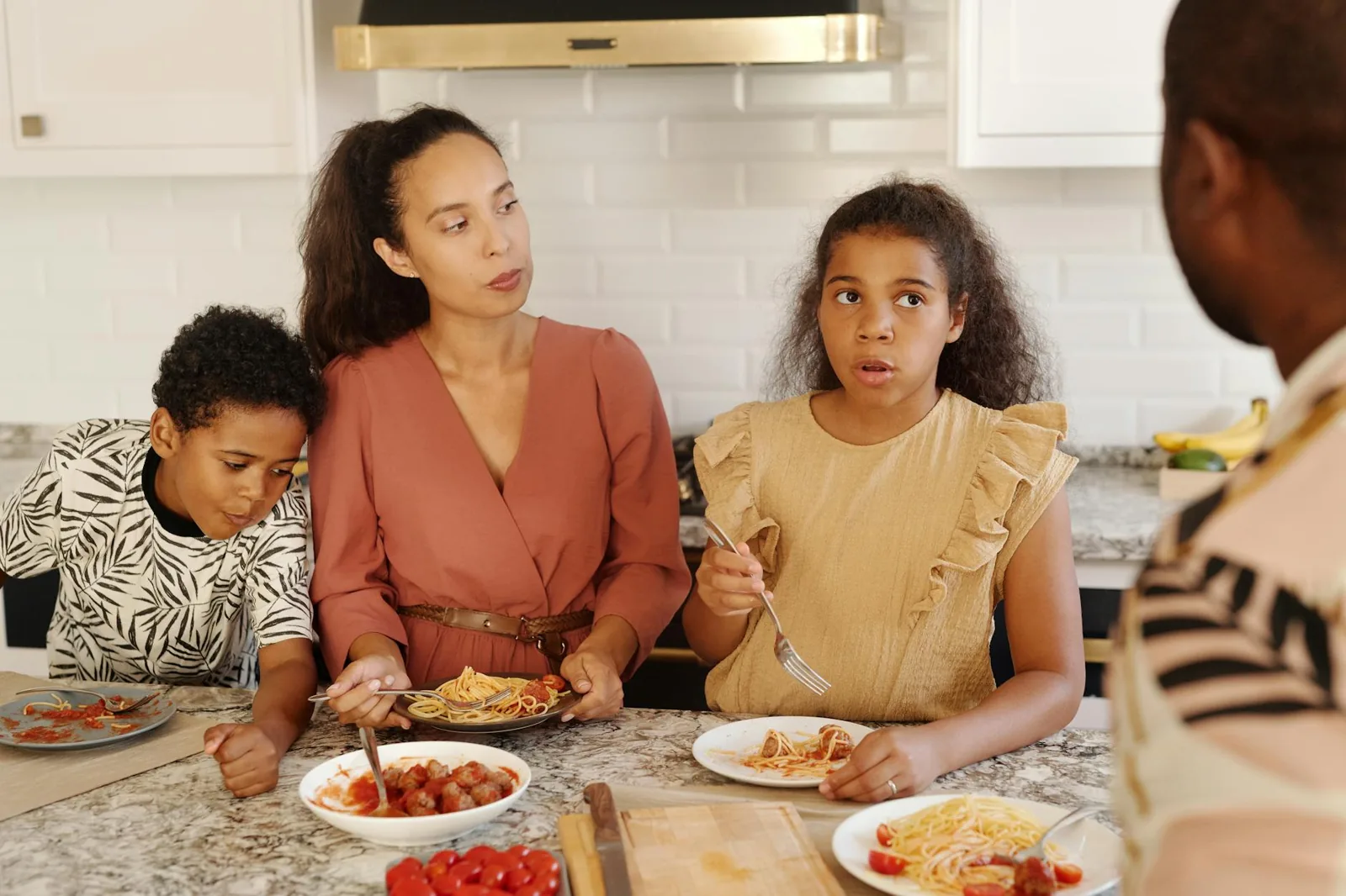 Une famille sereine à la maison